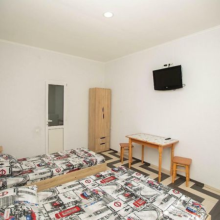 Amalia Hotel Zaliznyi Port Luaran gambar